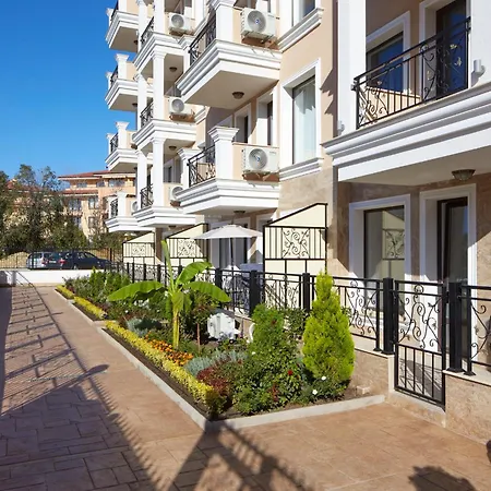 Exklusives Am Azurblauen Meer Daire